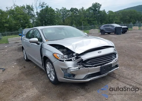 2019 Ford Fusion Hybrid Se z USA, uszkodzony, nr VIN 3FA6P0LU9KR157653